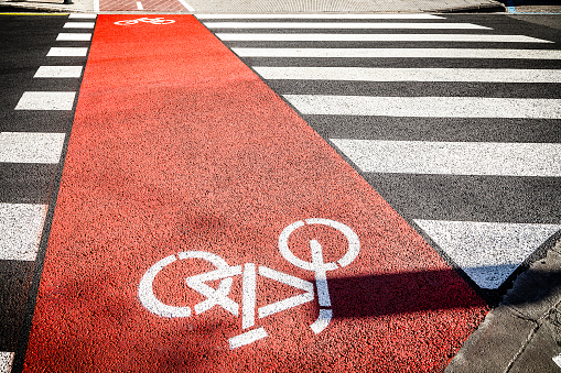 Des pistes cyclables rouges ?