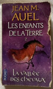 Couverture d’ouvrage : Les enfants de la terre tome 2 - La vallée des chevaux
