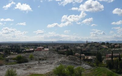 Une passerelle cyclable à Caumont-sur-Durance,