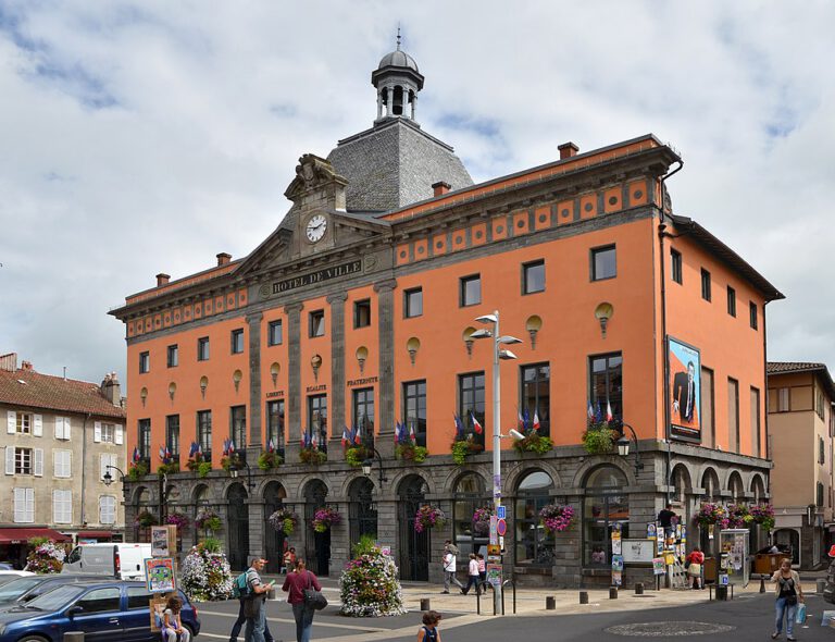 Aurillac-Hotel-de-ville