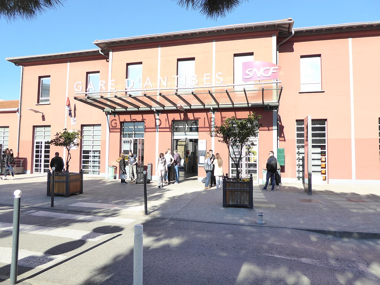 ANTIBES