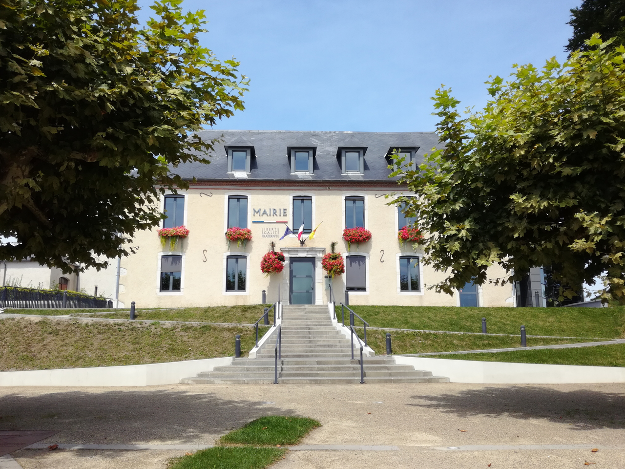 Mairie_de_Serres-Castet