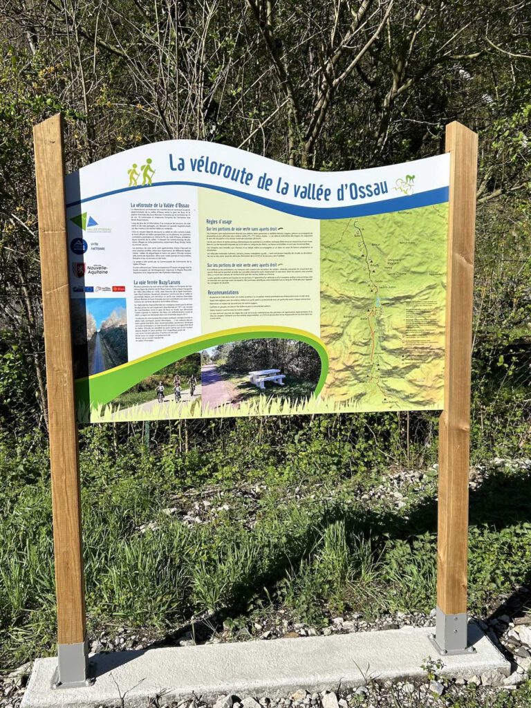 Passage de la voie verte à une portion partagée à Bielle.