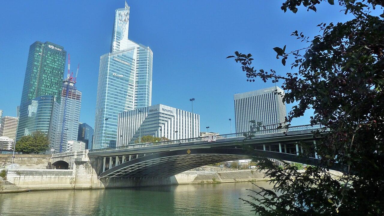 Pont de Neuilly : l’État repousse à septembre 2027 la piste cyclable bidirectionnelle