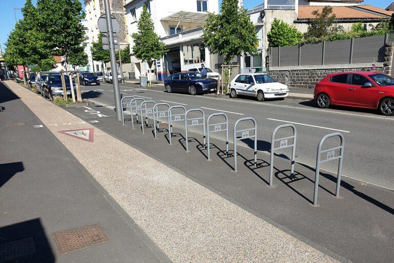 Piste cyclable, arceaux vélo, Clermont-Ferrand